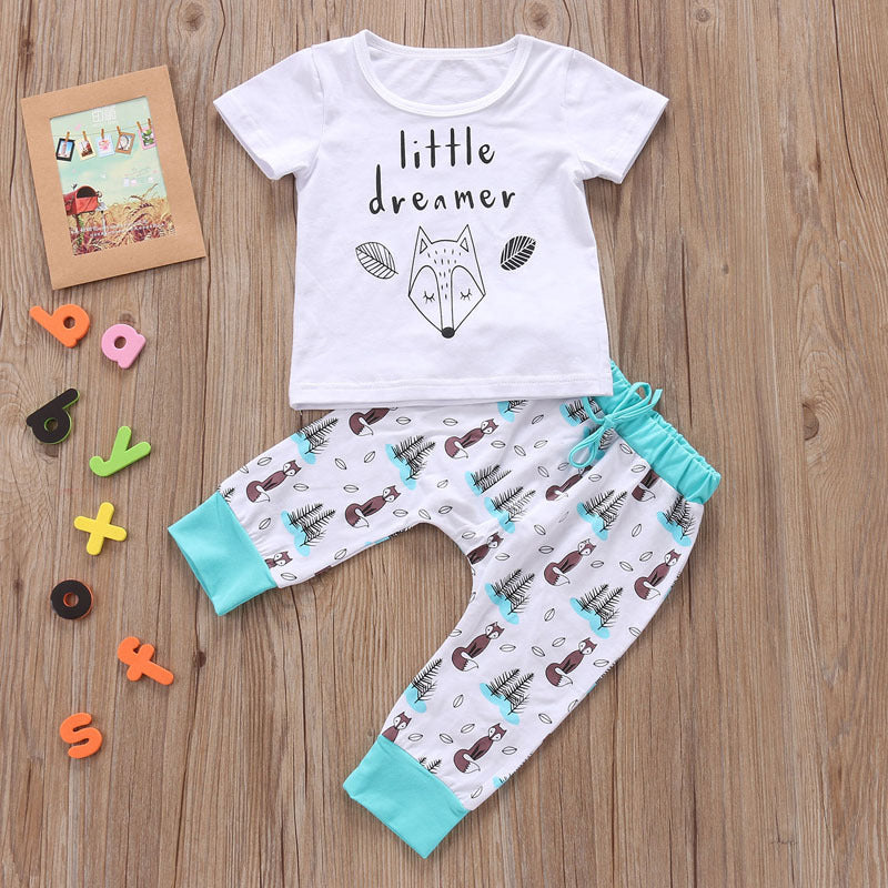 Newborn baby 2-piece outfit with cotton T-shirt and pants – unisex clothing set for infants 0 to 24 months