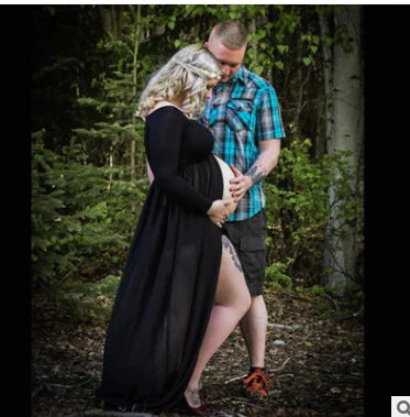 Flowing chiffon maternity photoshoot dress for pregnant women – elegant maxi gown for baby shower and portrait sessions